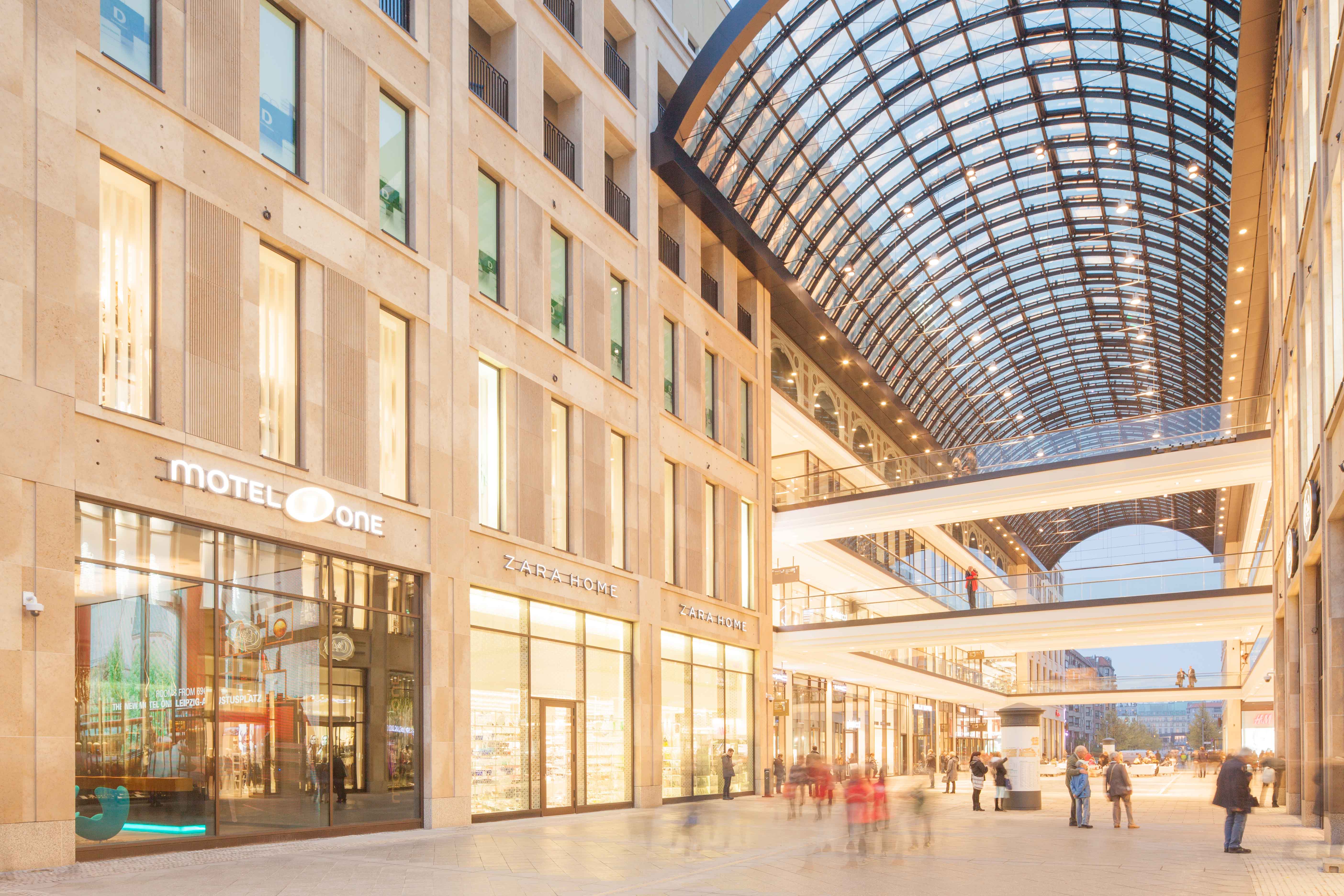 Chickona: Mall Of Berlin Motel One
