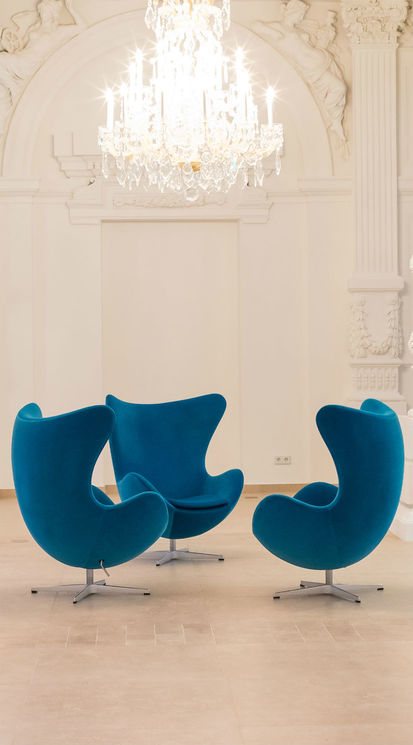 [Translate to Čeština:] Egg Chair im Motel One Wien-Staatsoper