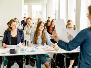 Kleine Klassen garantieren Lernerfolg im dualen Studium 