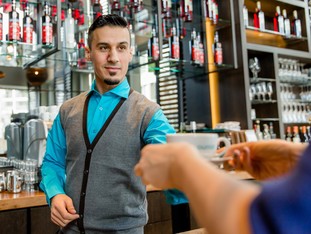Hotel apprenticeship: Service at the One bar