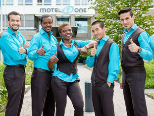 The participants of the integration project of Motel One