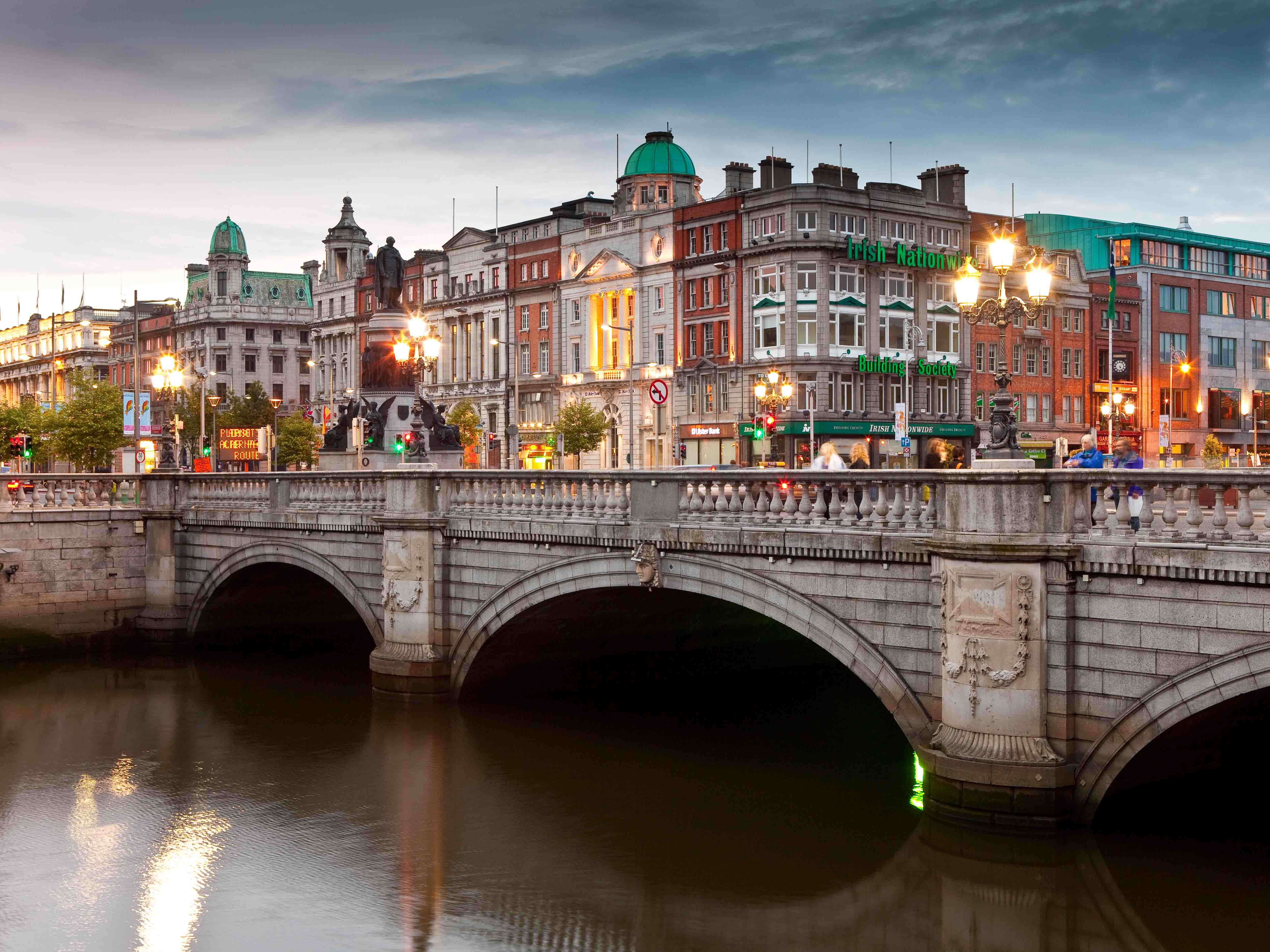Дублин. Ирландия Дублин. Дублин центр города. Ирландия Дублин центр. Река Лиффи Ирландия.